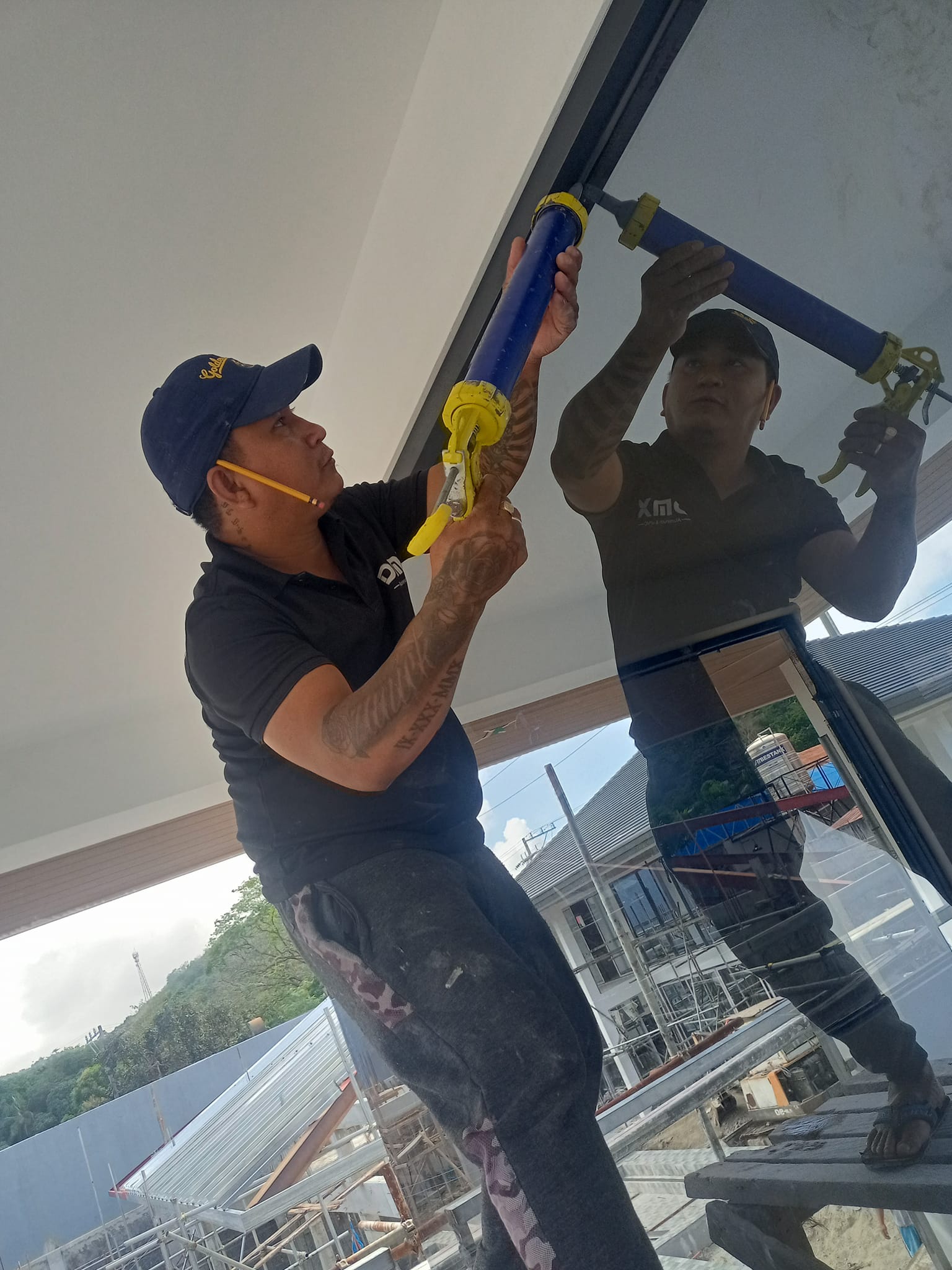 R and A Aluminum Works - Sliding Door Installing 01